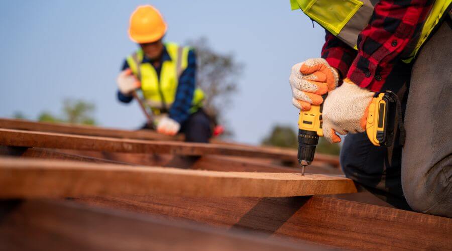 Expert Emergency Roof Repairs services in Hosford, FL